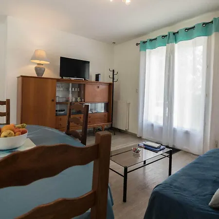 Les Lilas Nyaraló *